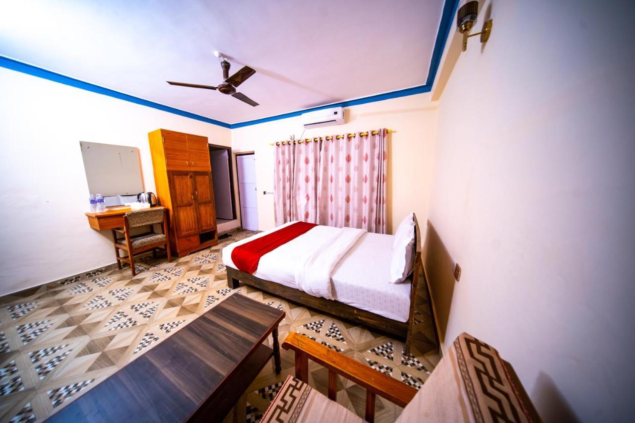 Dharma Backpackers Hostel Pokhara Exterior photo