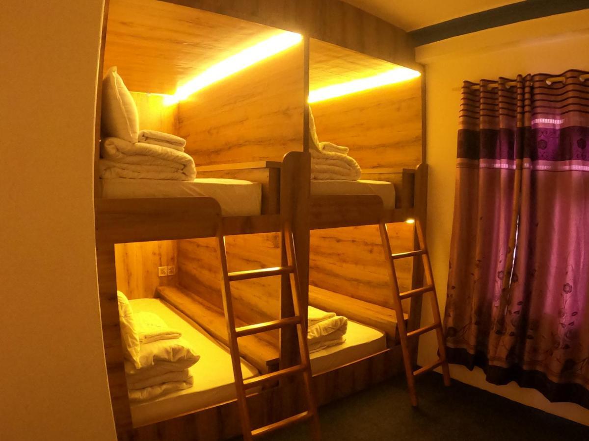 Dharma Backpackers Hostel Pokhara Exterior photo