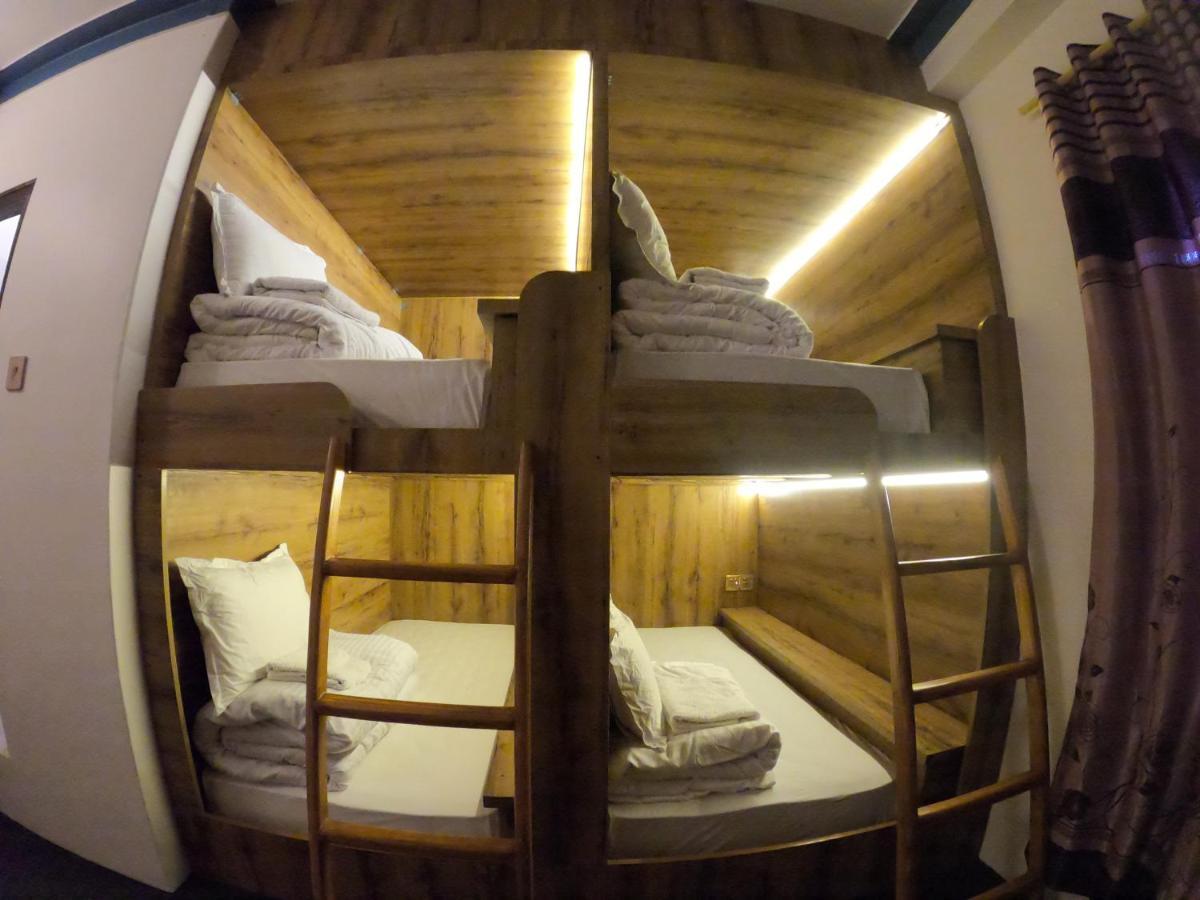 Dharma Backpackers Hostel Pokhara Exterior photo